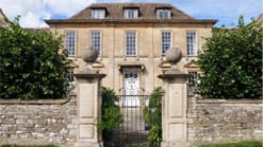Why Tell Your Home Insurance Carrier if You Live in a Gated Community